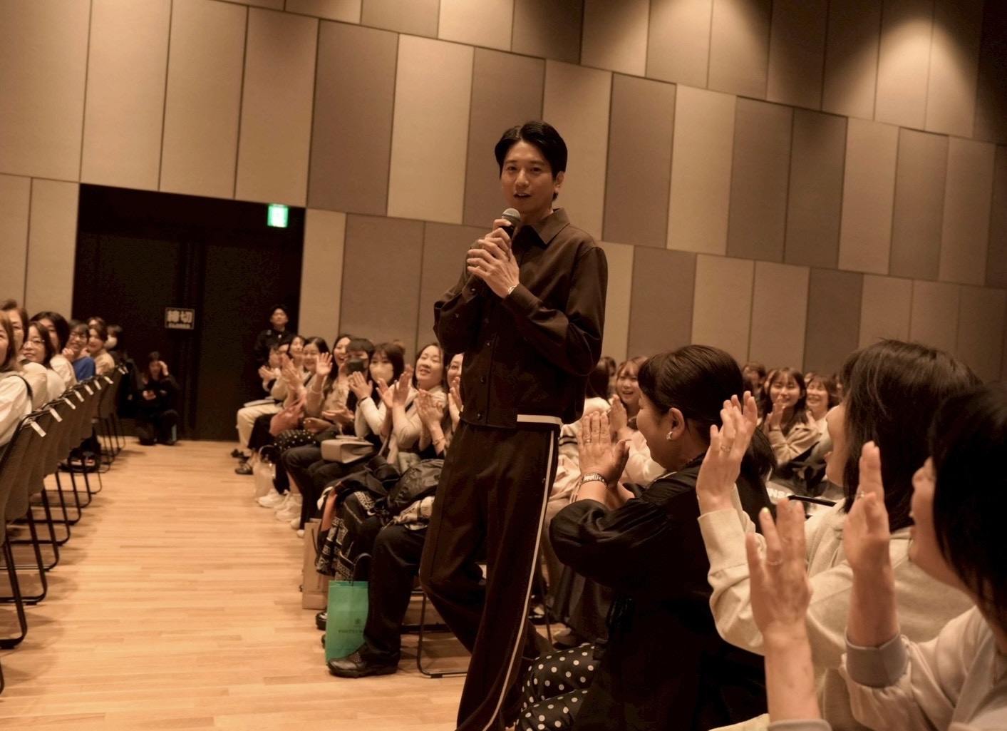 向井理ファンイベント 会場写真3